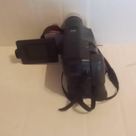 JVC Compact VHS Recorder GR-AXM220U, PARTS ONLY - Picture 2 of 5